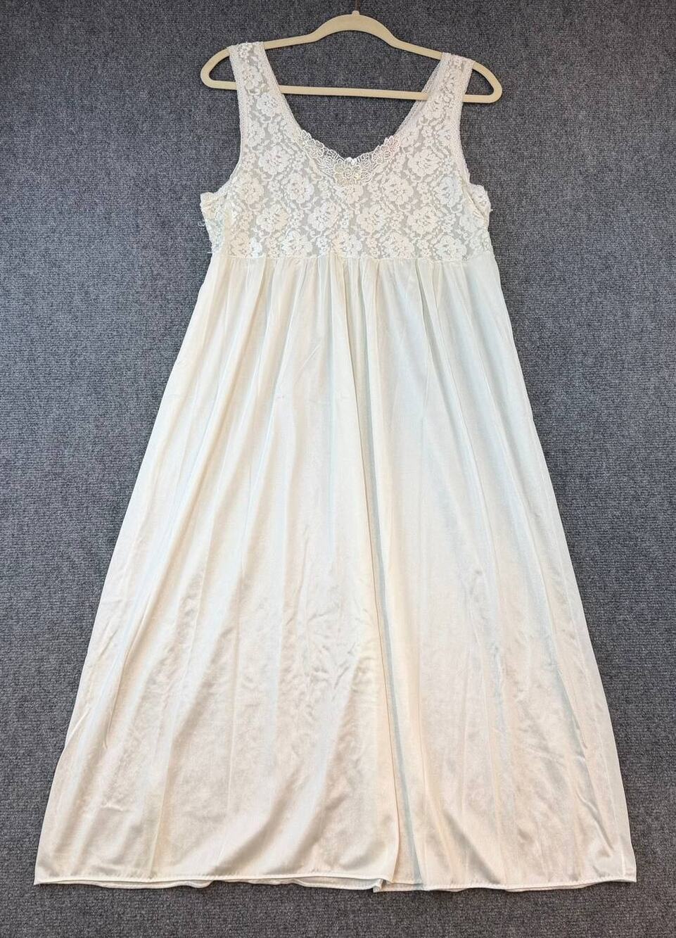 Vintage Unforgettable Lace Nightgown Ivory Nylon Sleeveless 45 Inch